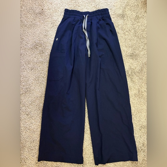 Ultra High Rise Shelby Wide Leg Scrub Pants - Picture 3 of 5